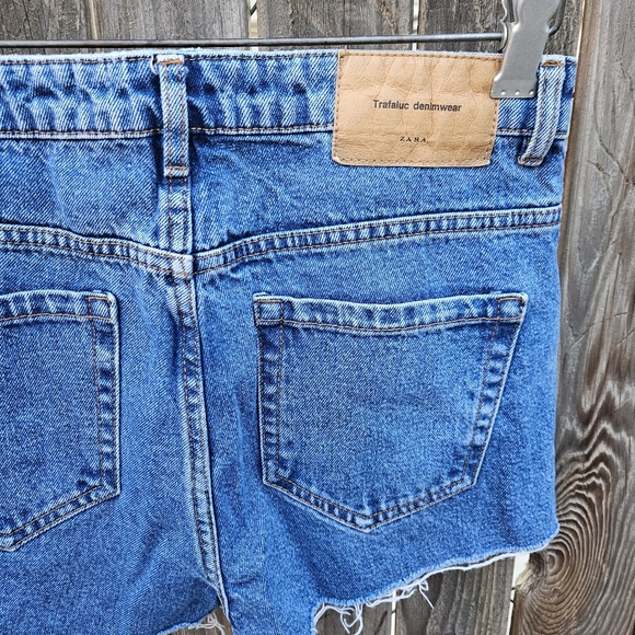 Zara Women's Distressed Blue Jean Shorts Size 4 - Picture 16 of 16